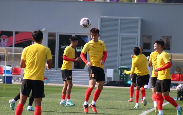 星空体育中国-吴曦全速调整追赶中黎战>中塔战 后腰“双王”搭档？