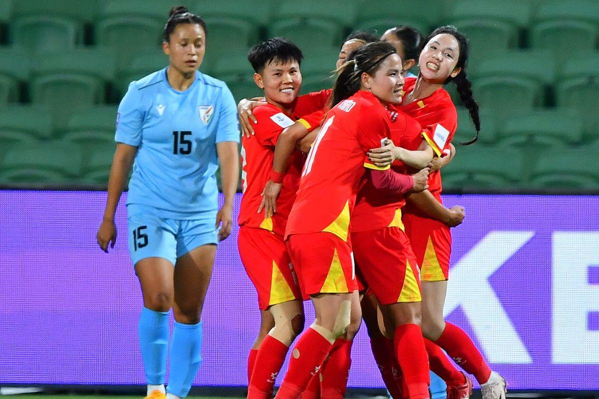 STAR SPORTS下载-2-1绝杀！亚洲杯最新形势：中日韩朝都赢了，中国队再胜就出线